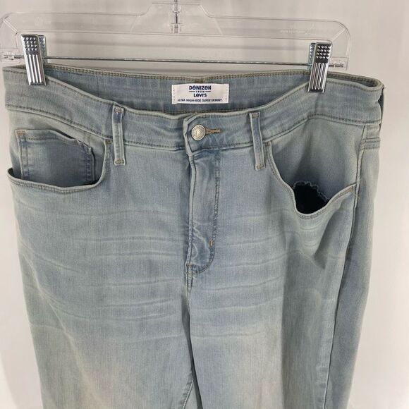 Levi's Women's Ultra High Rise Super Skinny Jeans 5 Pocket Stretch Size 33 - Picture 2 of 10